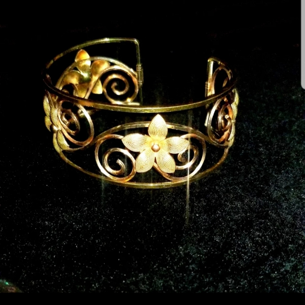Vintage Krementz cuff